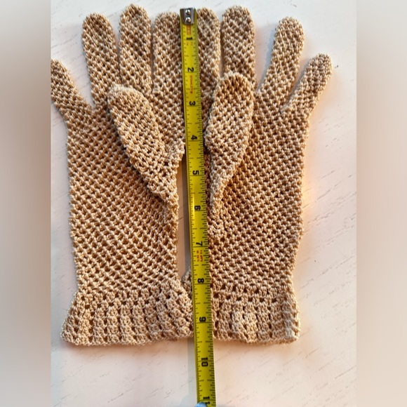 Hand made vintage crocheted gloves - Picture 7 of 7